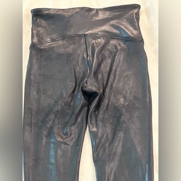 Spanx Faux Leather Shiny Black Leggings - L - Picture 8 of 9